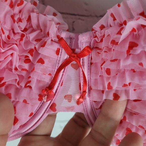 LA SENZA | ruffle heart underwire lightly lined bra - Picture 2 of 7